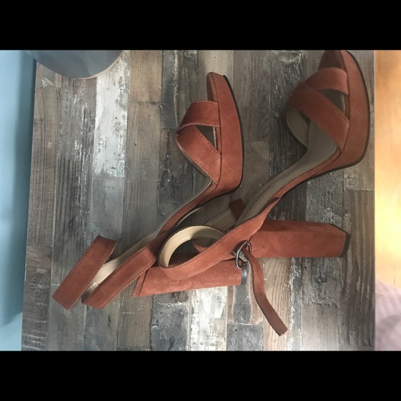 BCBGMAXAZRIA Heels - Picture 3 of 4